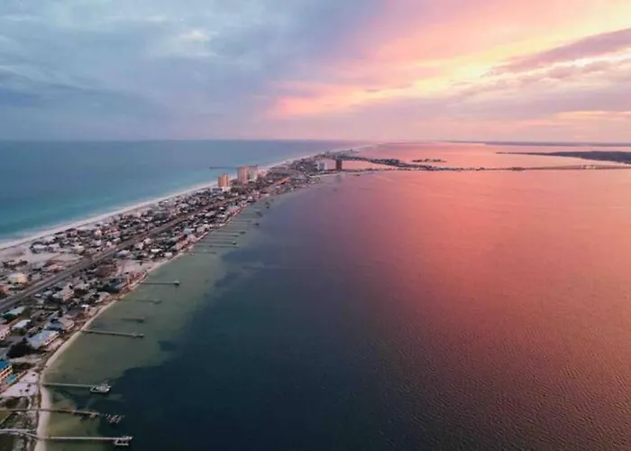 Cozy, Romantic Guest Close To Everything! Pensacola